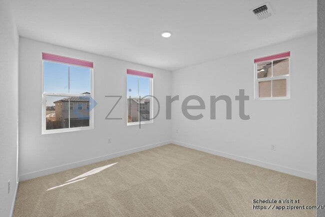 Building Photo - 15961 Mavericks Ln