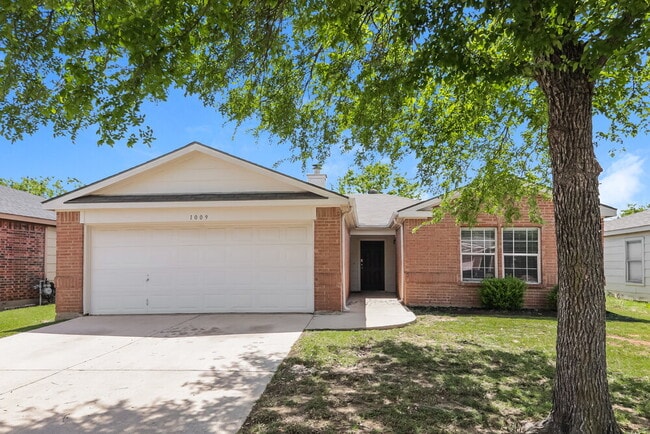 Building Photo - 1009 Springcreek Dr