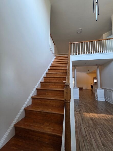 Stairs - 2356 Hampton Park Dr