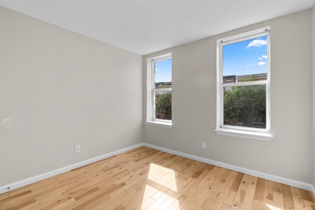 Building Photo - 137 N Montford Ave