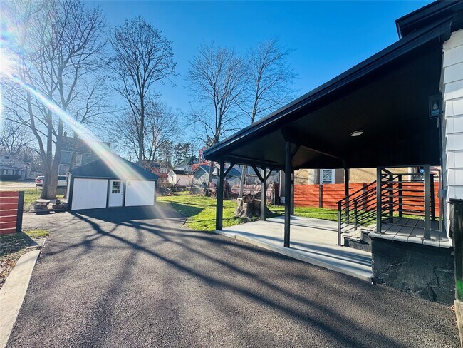 Building Photo - 202 Cleveland Ave