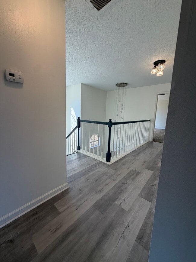 Building Photo - 4 bed | 2.5 bath | 2,630 sq ft