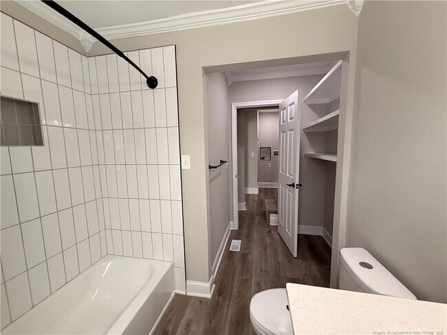 Building Photo - 122 Kensington Cir