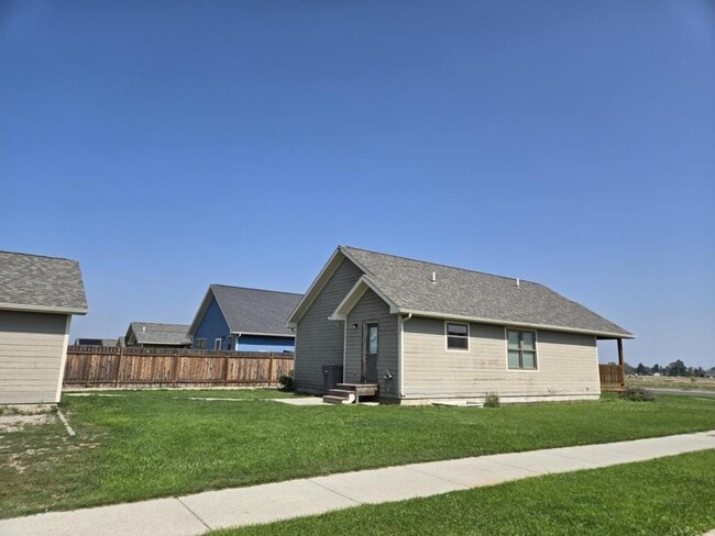 Building Photo - 3704 N Benton Ave
