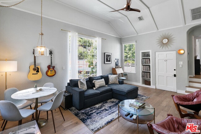 Building Photo - 2059 Laurel Canyon Blvd