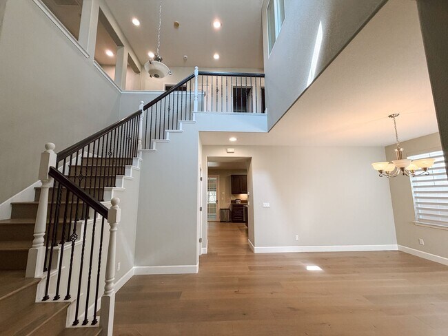 Building Photo - 6238 Murdock Way