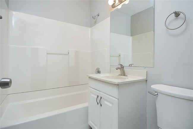 Building Photo - 2026 Sandrala Dr