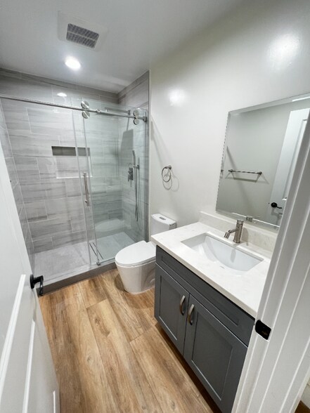 Building Photo - 8654 Vicara Dr