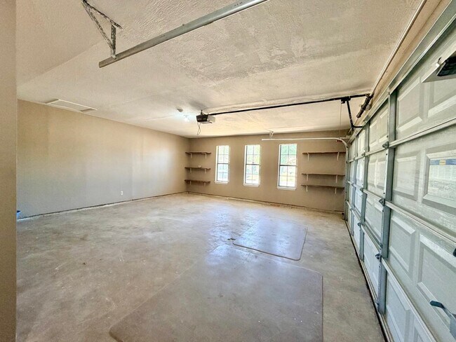 Building Photo - 223 S Dakota St