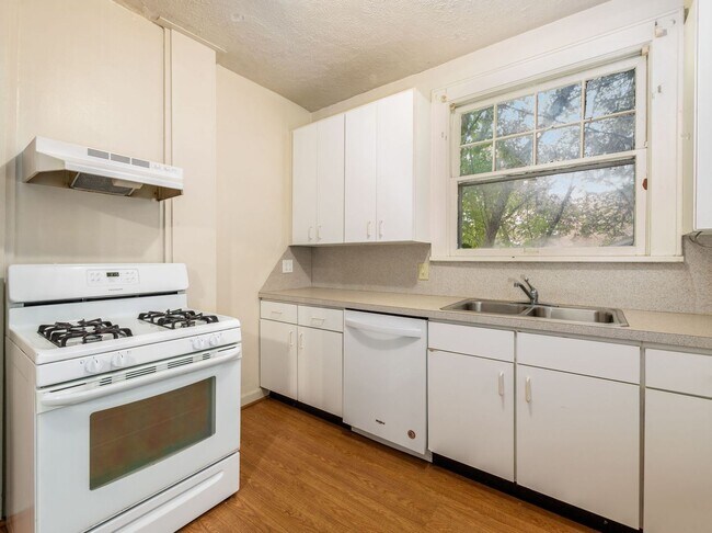 Building Photo - 2086-2090-2090 N 4th St