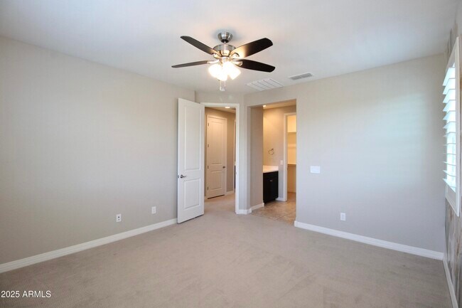 Building Photo - 10463 E Sanger Ave