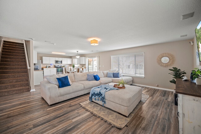 Building Photo - 7860 Lantern Ln