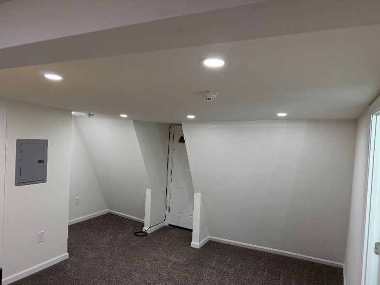 Building Photo - 205 N Furnace St