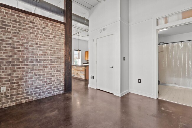 Building Photo - 2951 Baltic Ave