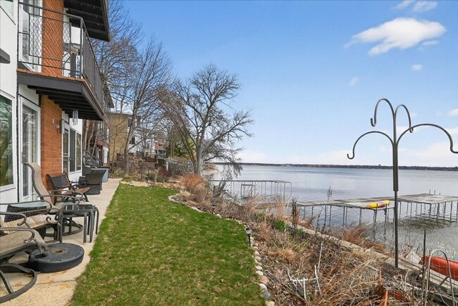 Building Photo - Urban Oasis on the Lake- Condo in Downtown Madison