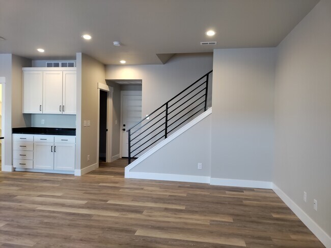 Building Photo - 2919 Homewood Dr