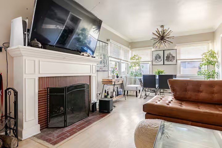 Building Photo - 3911 W Verdugo Ave