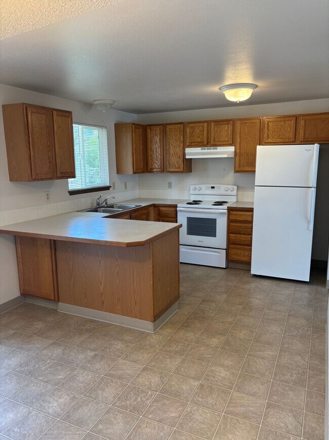Building Photo - 1347