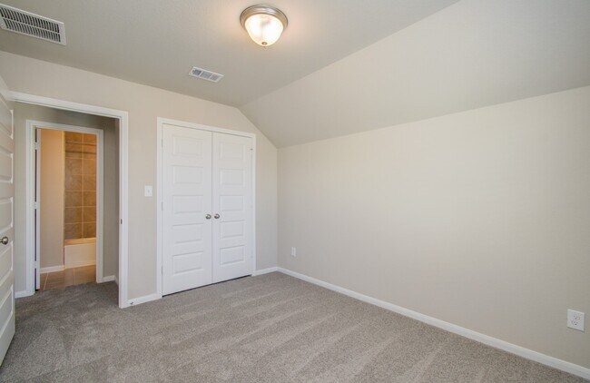 Building Photo - 8411 Beacon Bay Cir