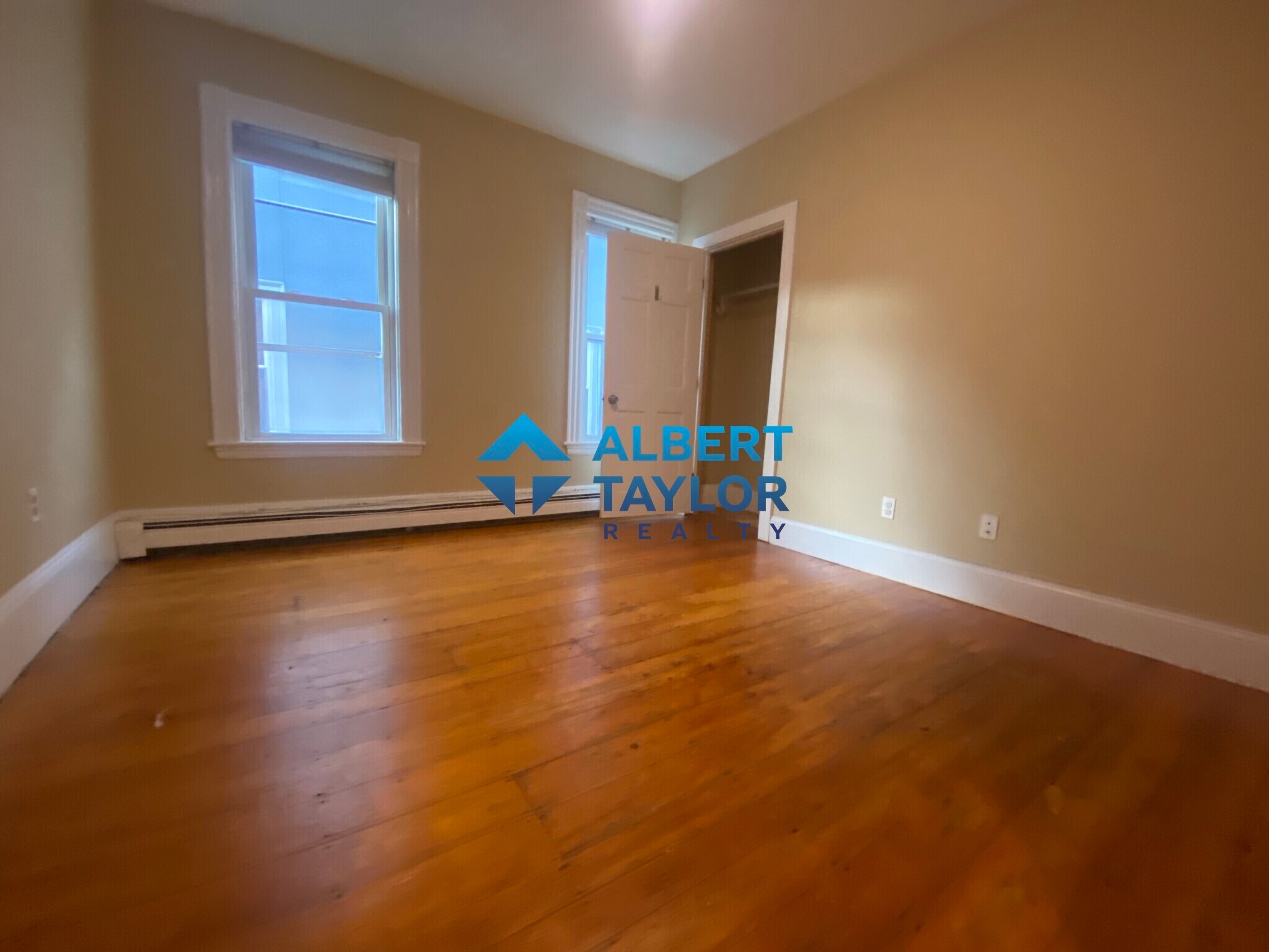 Building Photo - 44 Hillside St