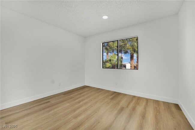 Building Photo - 2812 Waterview Dr