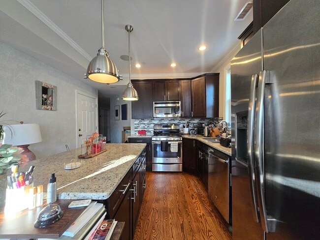 Building Photo - 306 Maverick St