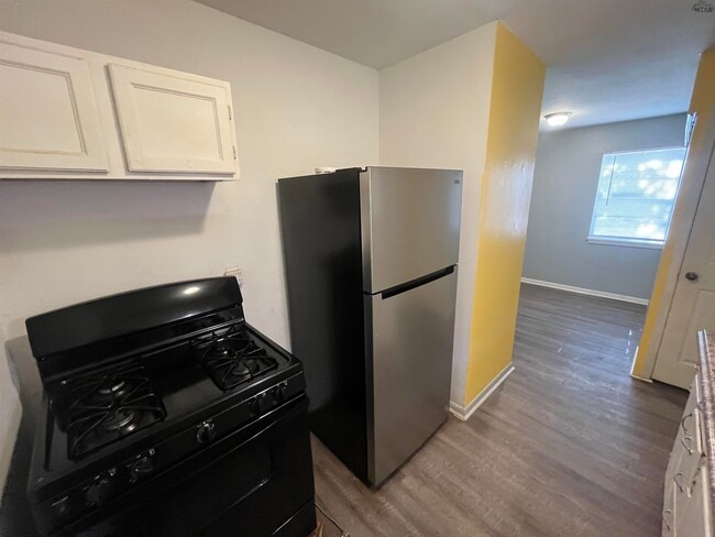 Building Photo - 1900 Huff St