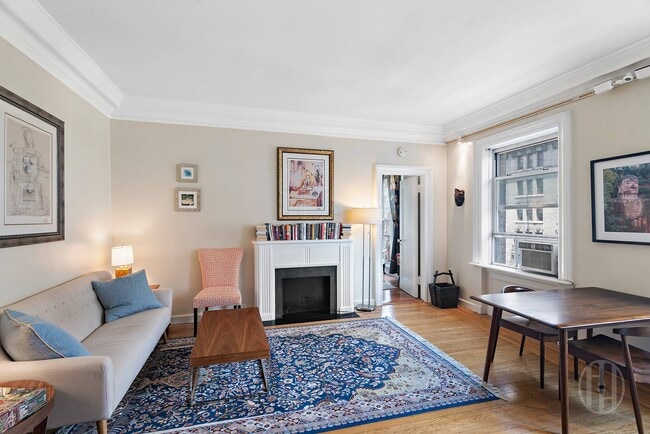 Building Photo - 510 W 110th St