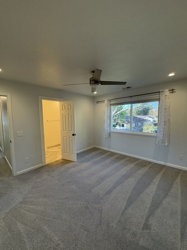 Building Photo - 5705 Davis Cir