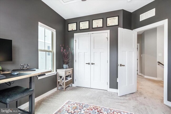 Building Photo - 5924 Pecking Stone St