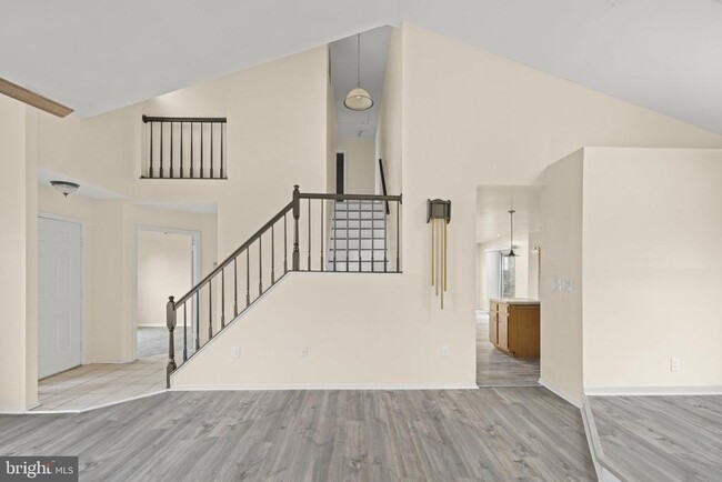 Building Photo - 7637 Seans Terrace