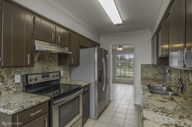 Building Photo - 3533 Hastings Pl