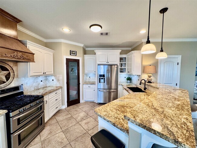 Building Photo - 1177 Sailfish St