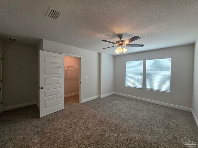 Building Photo - 9011 Golden Eye Dr