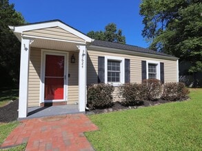 Building Photo - Cozy 2-Bedroom Home on Half an Acre in Nor...