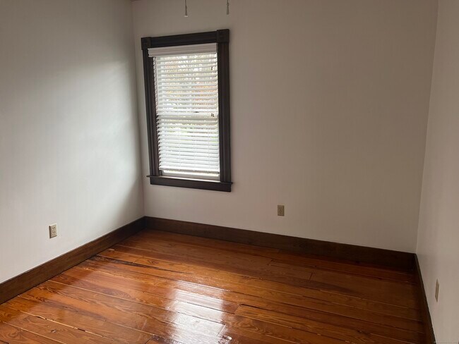 Building Photo - 39 Pearl St