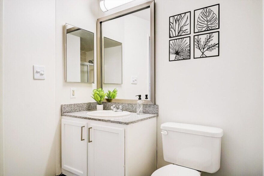 Building Photo - 50 N Illinois St