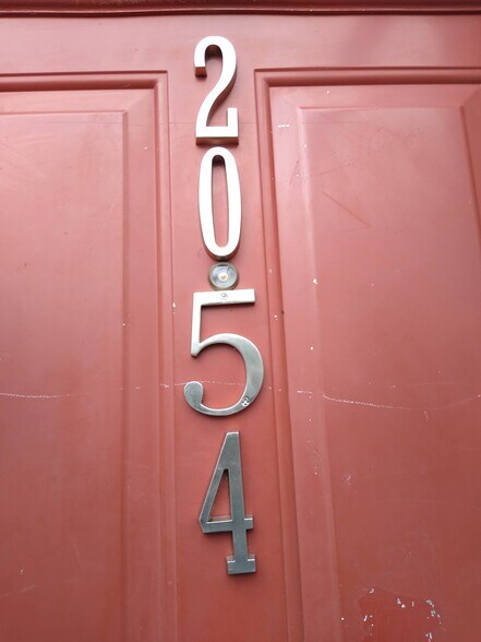 Building Photo - 2054 Ann St