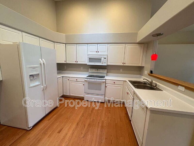 Building Photo - 8340 S Upham Way