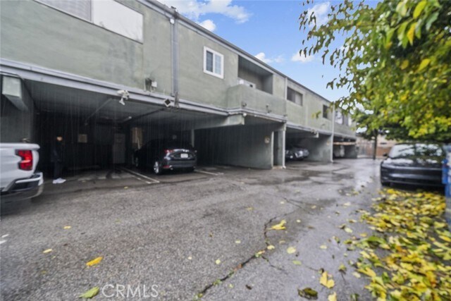 Building Photo - 6160 Whitsett Ave