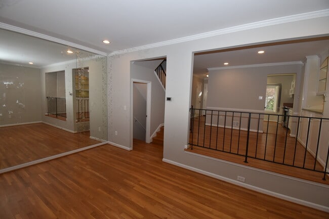 Building Photo - Bashford Lane Cluster