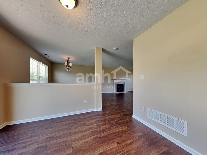 Building Photo - 107 Worthington Dr