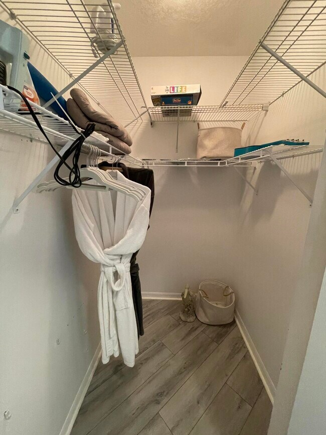 Building Photo - 10067 Perfect Dr