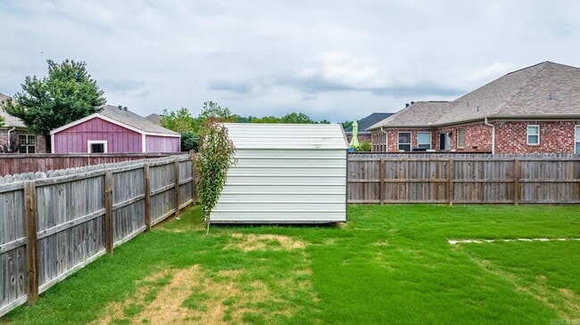 Building Photo - 2423 Palisade Dr