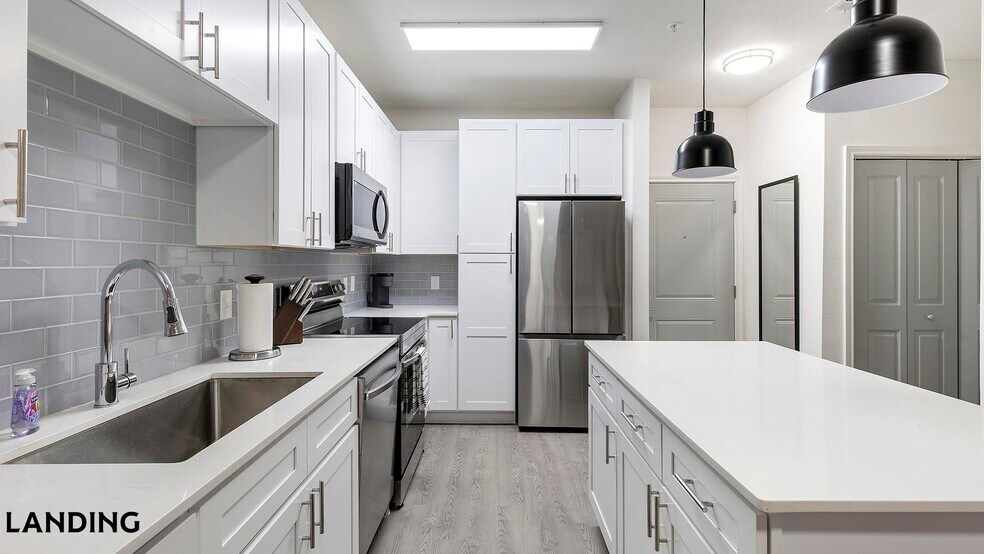 Building Photo - 15777 Quorum Dr