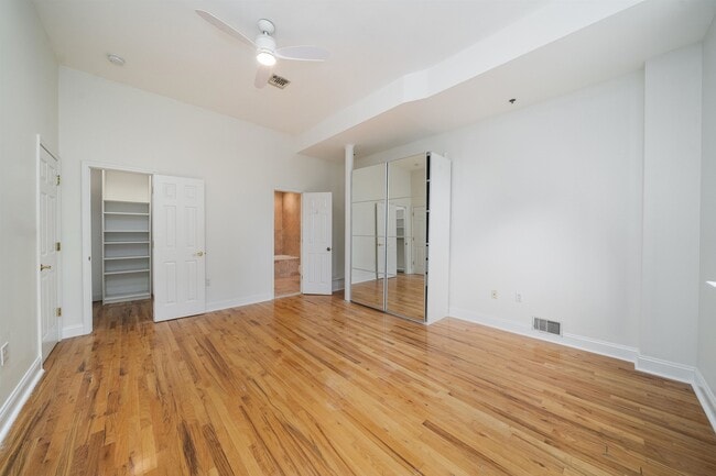 Building Photo - 98 Park Ave