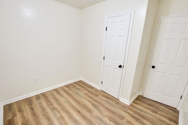 Building Photo - 1923 Bancroft Dr