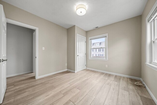 Building Photo - 1 Salem St