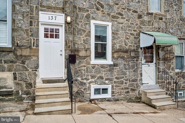 Building Photo - 137 Vassar St