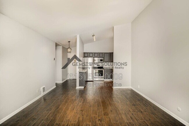 Building Photo - 613 Hillsboro Rd